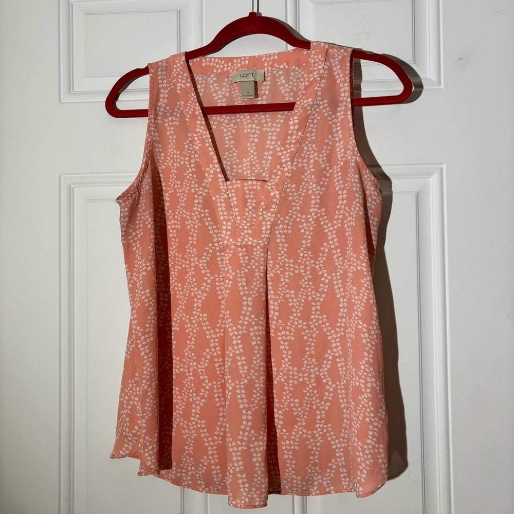 ❤️2/$15 or 3/$21❤️ Loft Peach and White Lightweight Sleeveless Top, Size Small